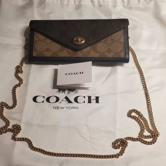 NWOT COACH WALLET ON CHAIN